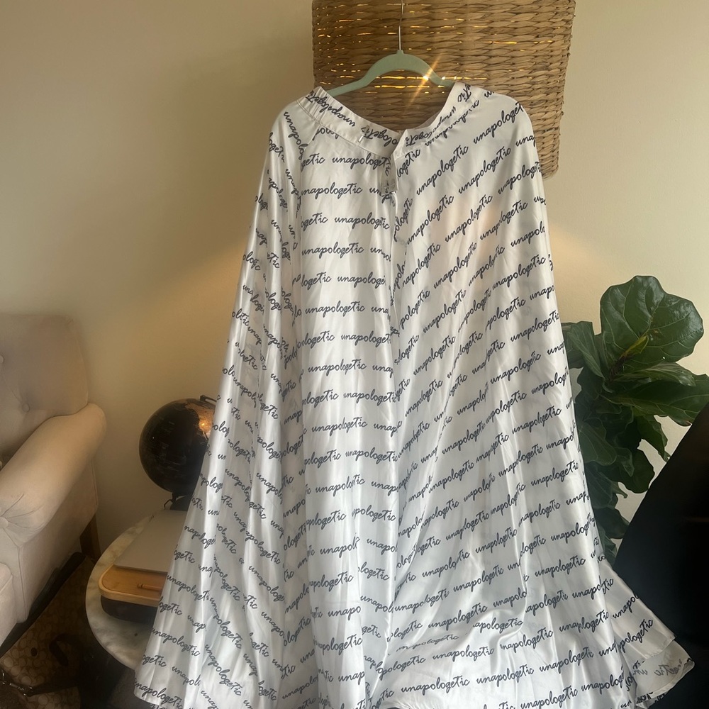 Women’s wrap shirt w/ front opening, unapologetic print
